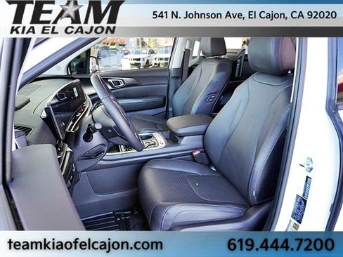 Certified 2025 Kia Carnival SX Prestige FWD image 15