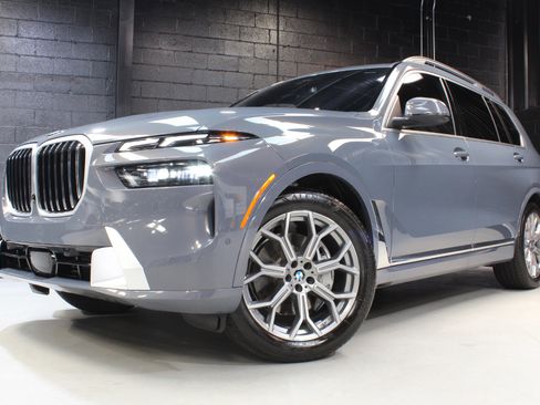Used 2024 BMW X7 xDrive40i w/ Climate Comfort Package image 4