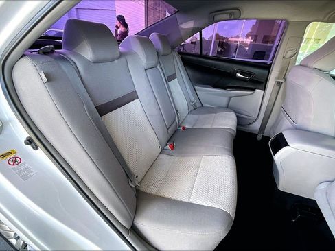 Used 2014 Toyota Camry LE image 25