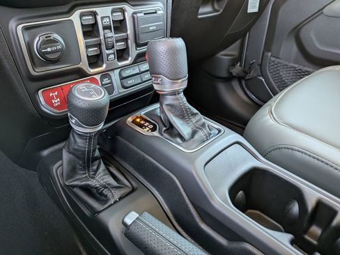 New 2026 Jeep Gladiator Mojave image 25