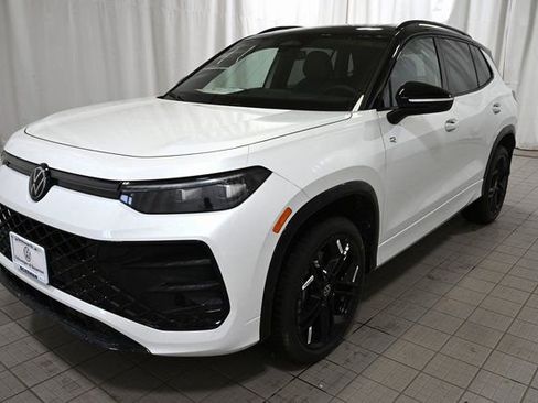 New 2026 Volkswagen Tiguan SE R-Line image 15