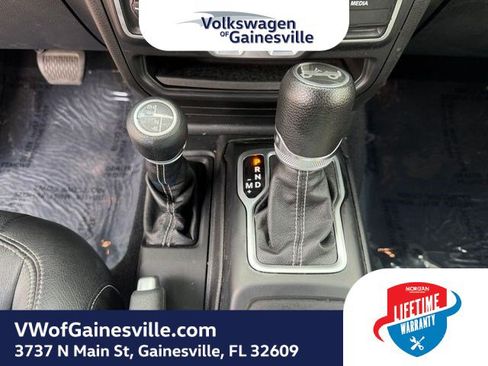 Used 2018 Jeep Wrangler Unlimited Sahara AWD/4WD image 27