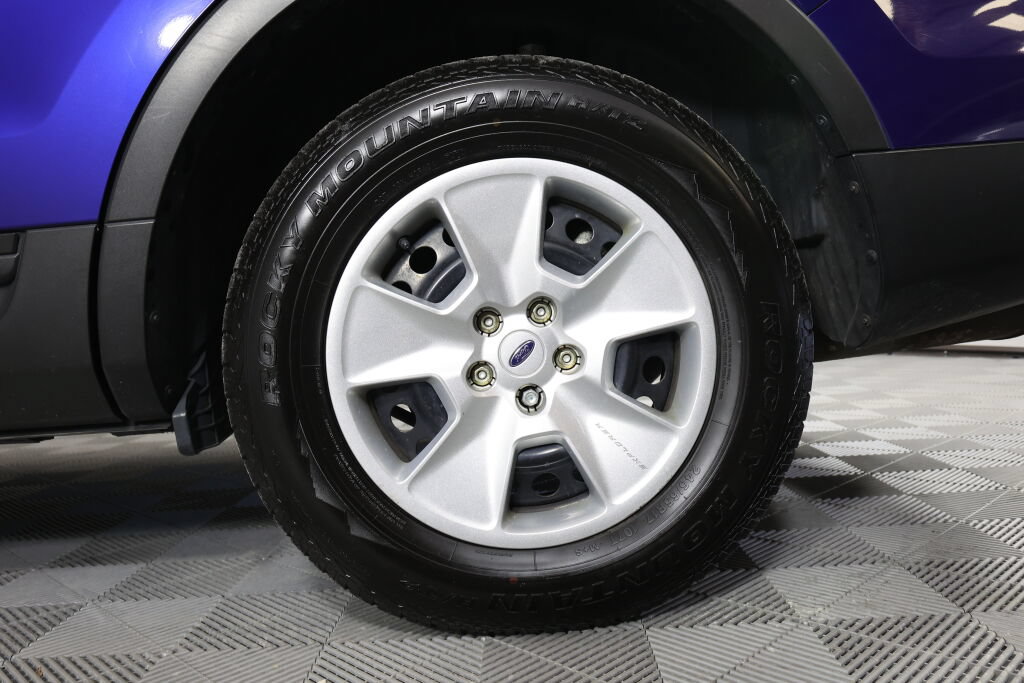 Used 2013 Ford Explorer FWD w/ Class III Trailer Tow Pkg image 8