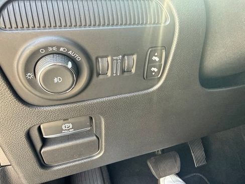 Used 2024 Jeep Wagoneer Series II AWD/4WD image 16