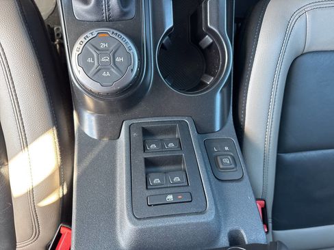 Used 2022 Ford Bronco Wildtrak image 31