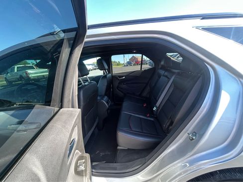 Used 2022 Chevrolet Equinox RS w/ RS Leather Package FWD image 12