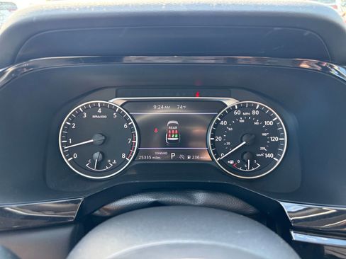 Used 2025 Nissan Pathfinder SV FWD image 37
