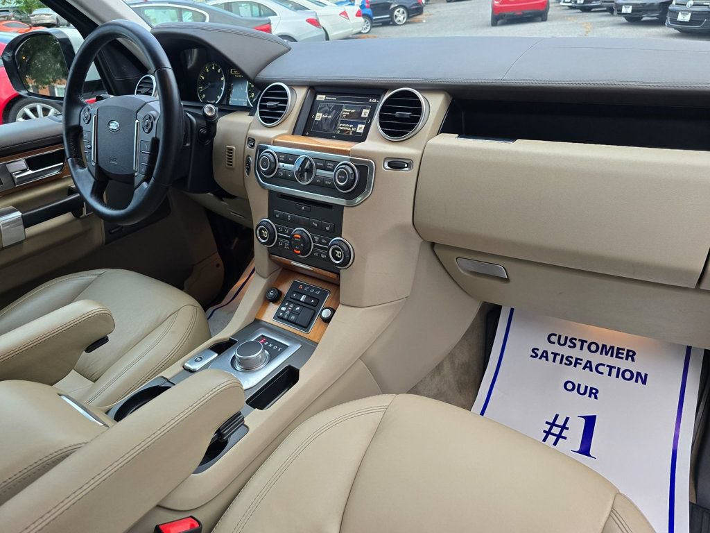 Used 2016 Land Rover LR4 HSE LUX AWD/4WD image 24