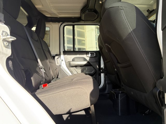 Used 2019 Jeep Wrangler Unlimited Sahara w/ Safety Group AWD/4WD image 18