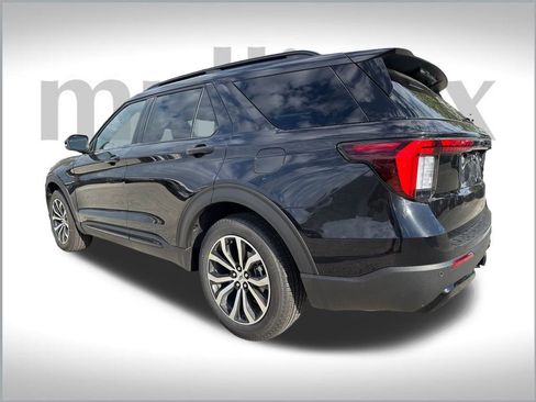 New 2026 Ford Explorer ST-Line image 3