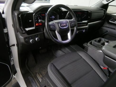 Used 2024 GMC Sierra 1500 Elevation w/ X31 Off-Road Package AWD/4WD image 15