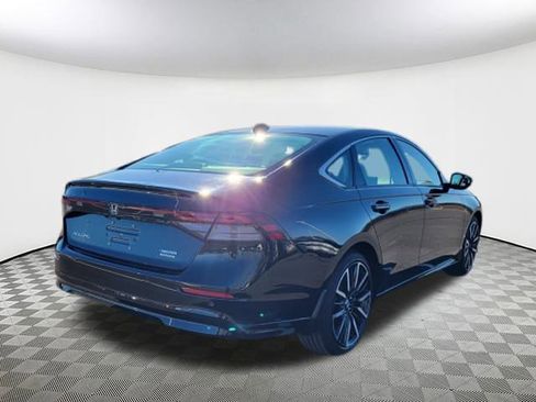 Used 2024 Honda Accord Touring image 9