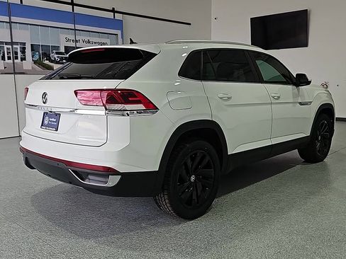 Certified 2023 Volkswagen Atlas Cross Sport SE w/ Panoramic Sunroof Package FWD image 8