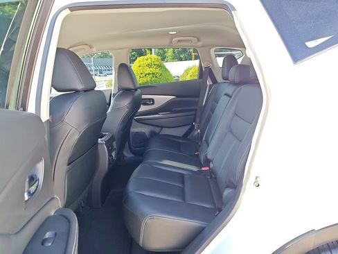 Used 2024 Nissan Murano SV w/ SV Midnight Edition Package image 9