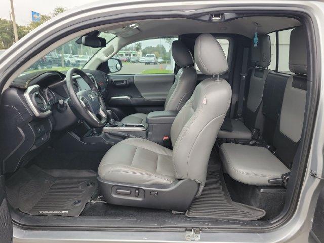 Used 2020 Toyota Tacoma SR5 RWD image 24