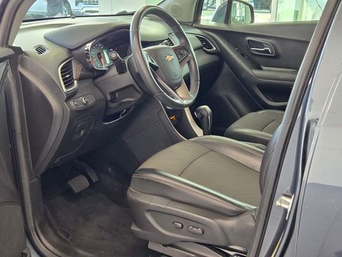 Certified 2022 Chevrolet Trax LT w/ LT Convenience Package image 13