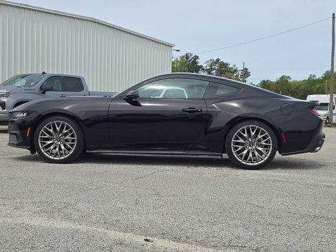 Used 2025 Ford Mustang Premium RWD image 2