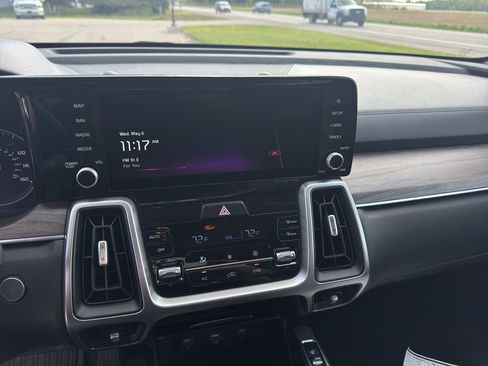 Used 2022 Kia Sorento S AWD/4WD image 24