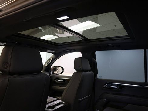 New 2026 Chevrolet Suburban High Country AWD/4WD image 11
