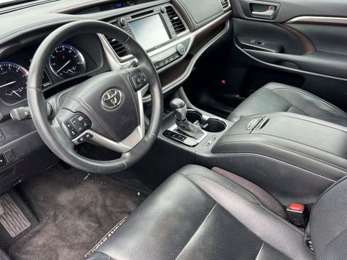 Used 2014 Toyota Highlander Limited AWD/4WD image 25
