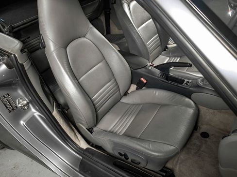 Used 2001 Porsche 911 Carrera image 24