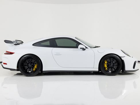 Used 2018 Porsche 911 GT3 RWD image 2