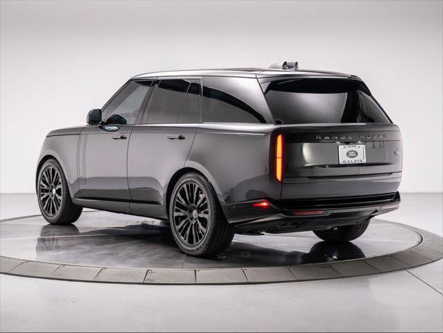 Used 2023 Land Rover Range Rover SE AWD/4WD image 3