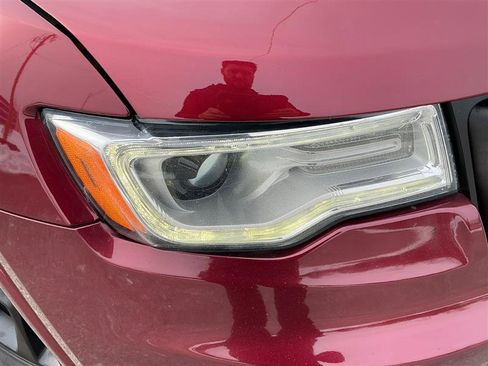 Used 2017 Jeep Grand Cherokee Overland w/ Jeep Active Safety Group image 17