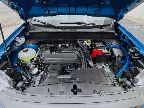 Used 2025 Ford Maverick Lariat w/ 4K Tow Package image 31