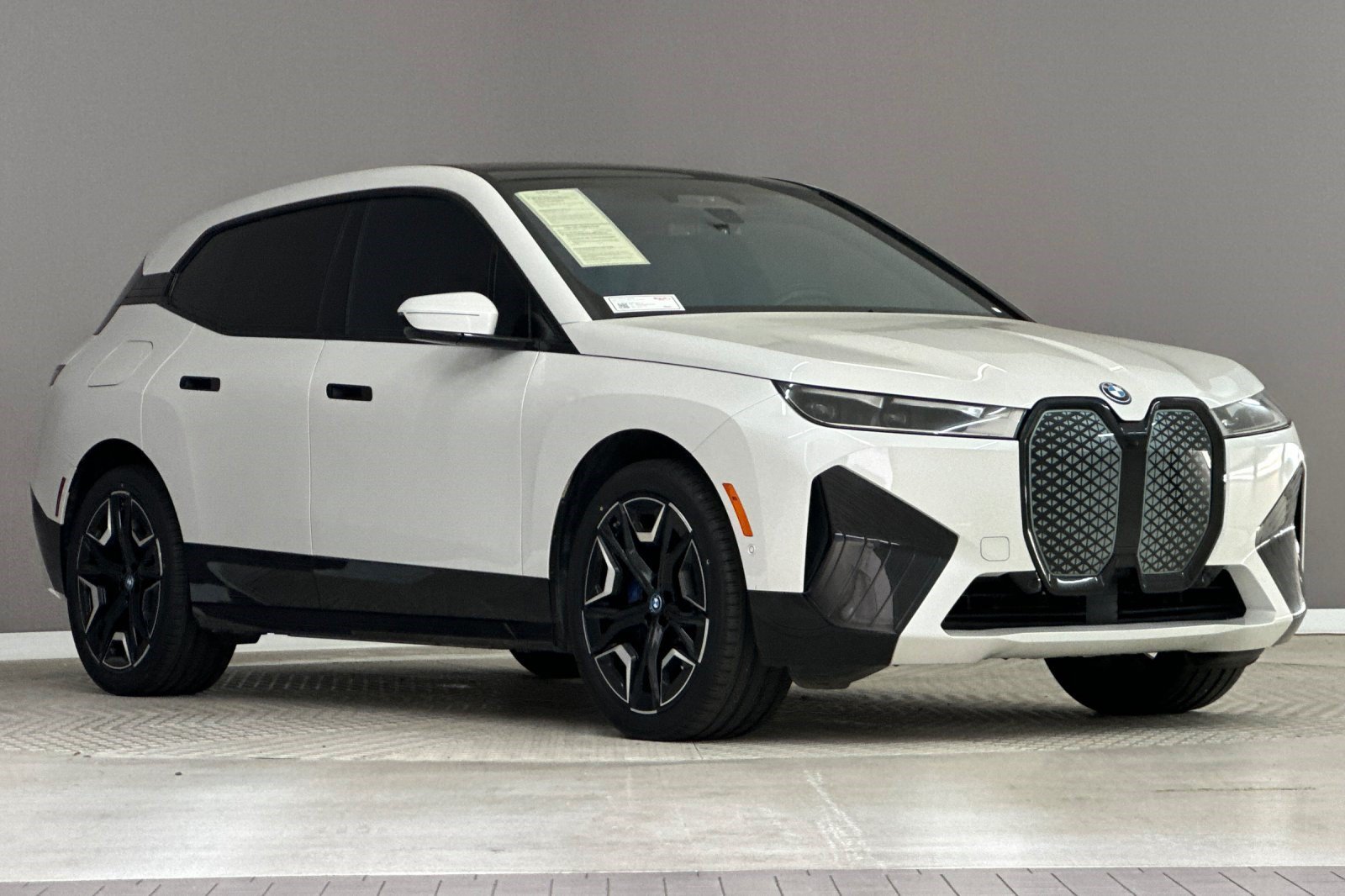Certified 2024 BMW iX xDrive50 w/ Sport Package AWD/4WD image 6