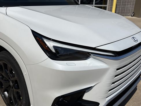 New 2026 Lexus TX 500h AWD w/ Technology Package image 11