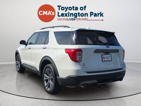 Used 2022 Ford Explorer XLT w/ Equipment Group 202A AWD/4WD image 5