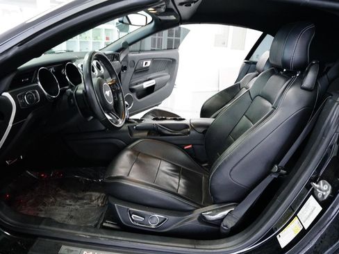 Used 2017 Ford Mustang Premium image 13