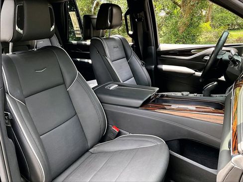 Used 2023 Cadillac Escalade Premium Luxury w/ LPO, Floor Liner Package AWD/4WD image 30