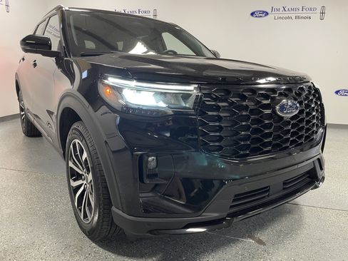 Used 2025 Ford Explorer ST-Line image 35