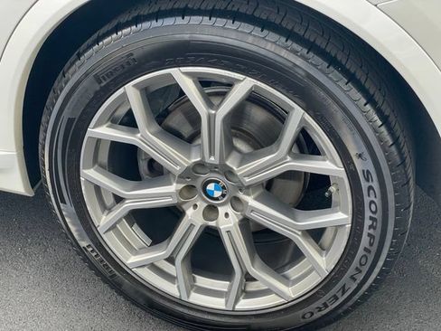 Used 2023 BMW X7 xDrive40i w/ Executive Package AWD/4WD image 28