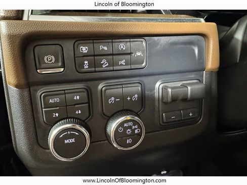 Used 2026 Chevrolet Suburban High Country w/ Sun And Tow Package AWD/4WD image 44