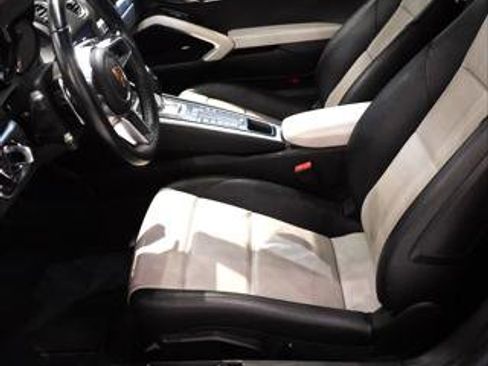 Used 2018 Porsche 718 Cayman RWD image 15