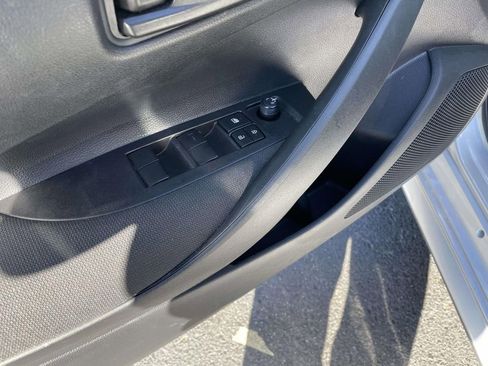 Used 2025 Toyota Corolla LE image 28