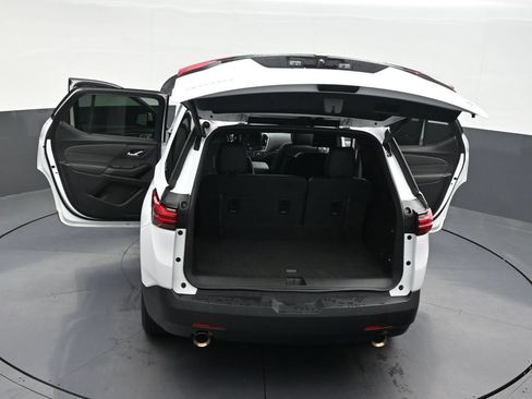 Used 2023 Chevrolet Traverse LT FWD image 36