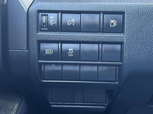 Used 2025 Toyota 4Runner SR5 AWD/4WD image 28