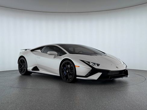 Used 2023 Lamborghini Huracan Tecnica image 8