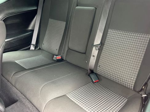 Used 2022 Dodge Challenger R/T RWD image 4