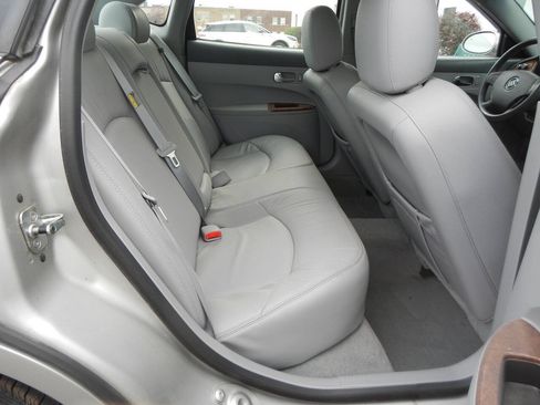 Used 2006 Buick LaCrosse CXL w/ Driver Confidence Package FWD image 33