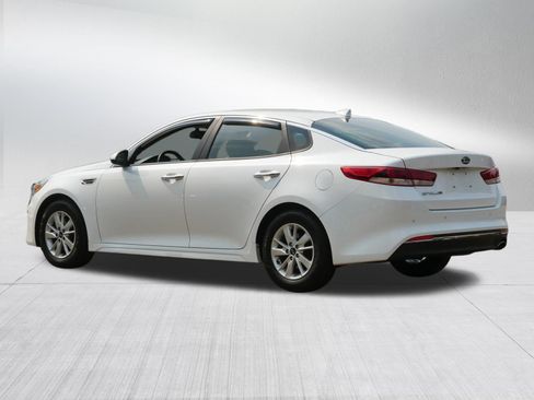 Used 2018 Kia Optima LX FWD image 5