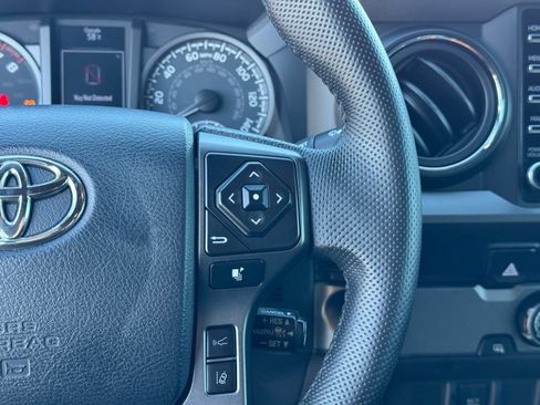 Used 2020 Toyota Tacoma TRD Off-Road image 24
