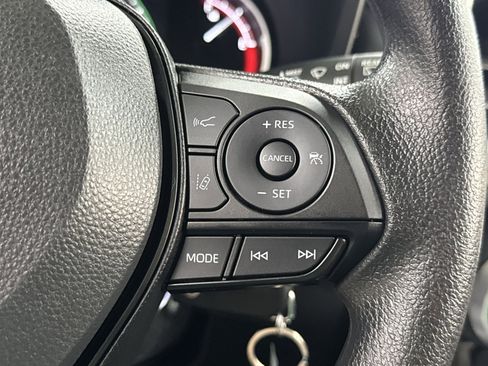 Used 2025 Toyota RAV4 LE AWD/4WD image 41