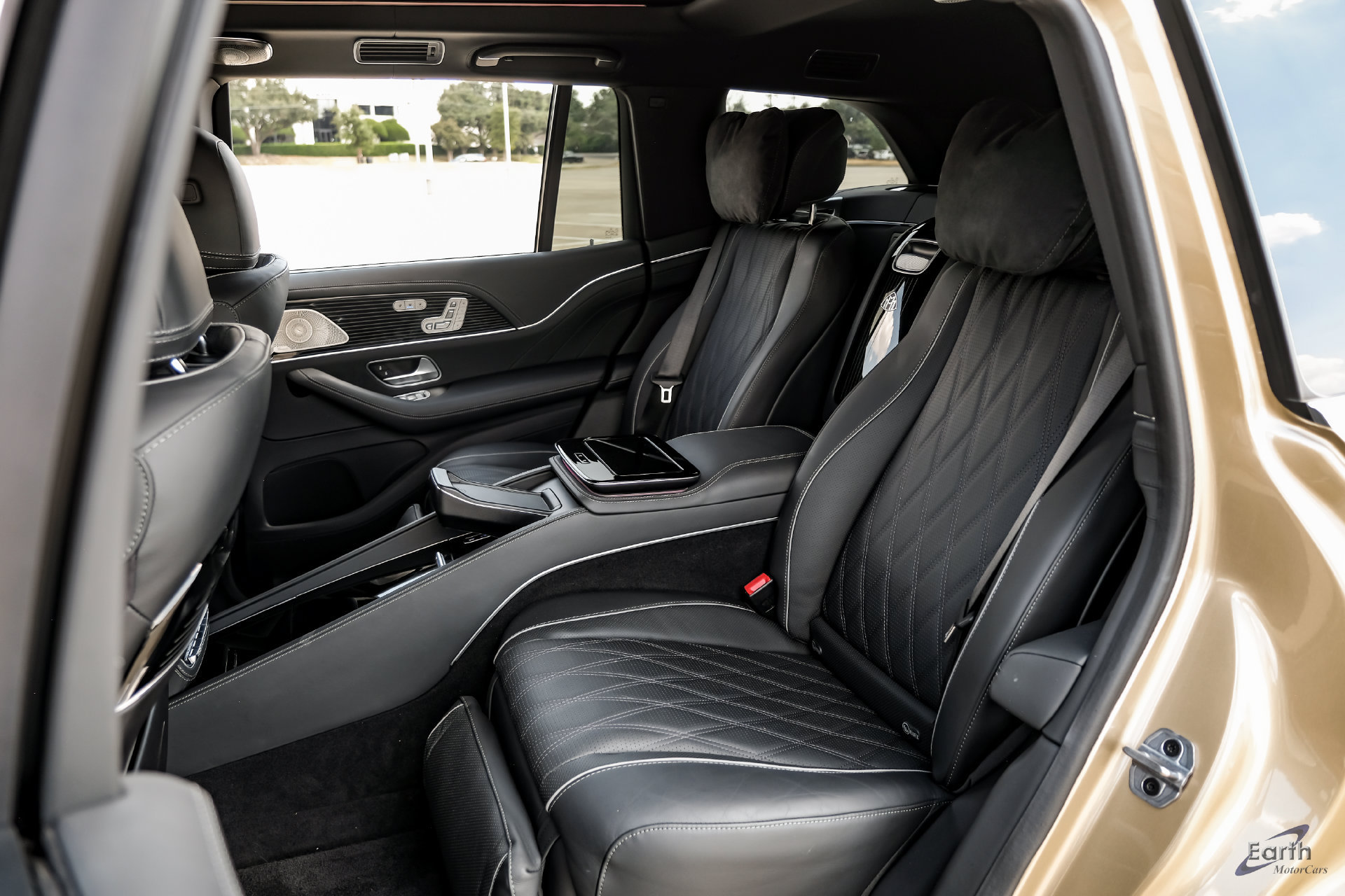 Used 2024 Mercedes-Benz Maybach GLS 600 4MATIC image 91