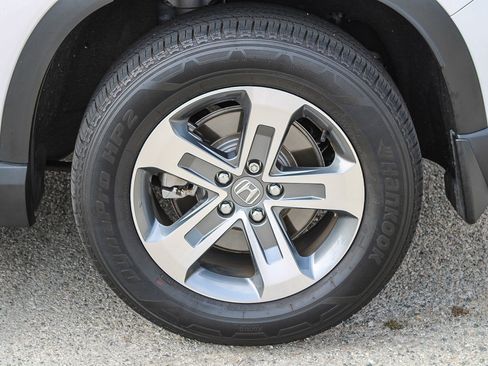 Used 2025 Honda Pilot EX-L image 12