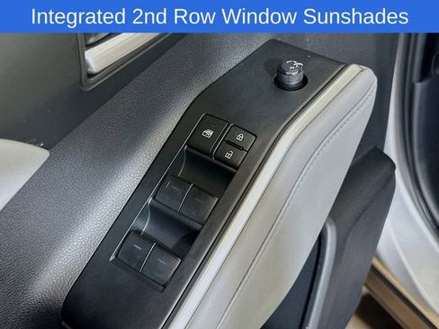 Used 2024 Toyota Highlander XLE image 7